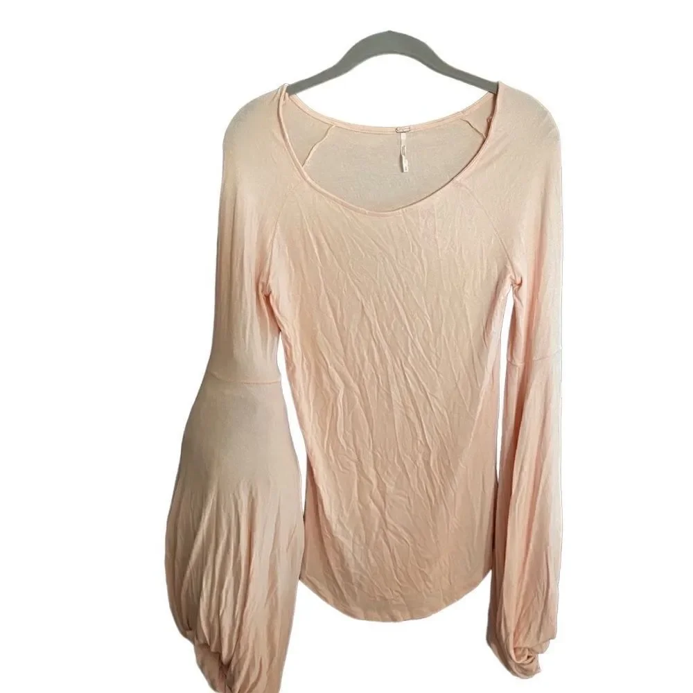 Free people women’s, long puffy rauched twisted, knot sleeve top S/L